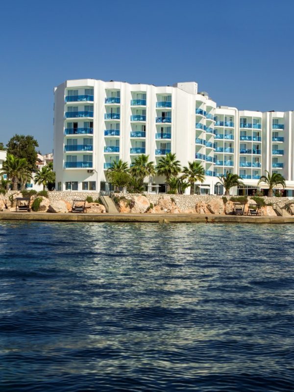 Le Bleu Hotel & Resort Transfer